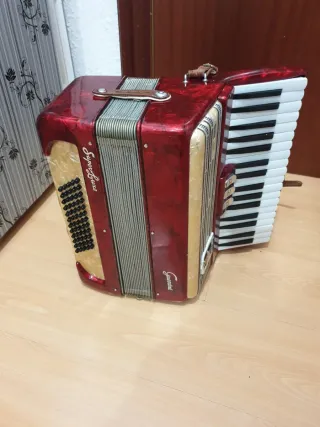 Acordeón Guarrini Rojo