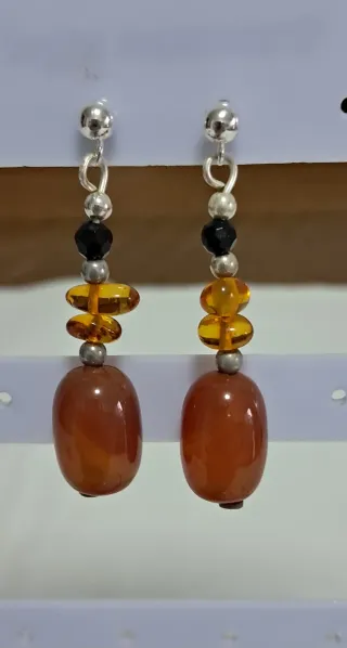 Pendientes elegantes con cuentas