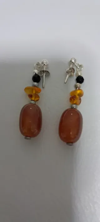 Pendientes elegantes con cuentas