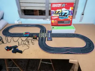 Pista Scalextric Compact con 2 coches