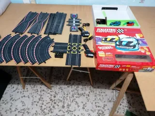 Pista Scalextric Compact con 2 coches