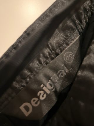 Falda Desigual negra bordada Talla M-L
