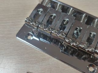 Puente fijo para guitarra eléctrica cromado