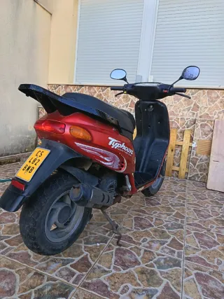 Moto Piaggio Typhoon Scooter En Peñíscola