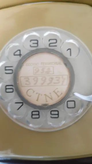 Teléfono antiguo baquelita beige años 60