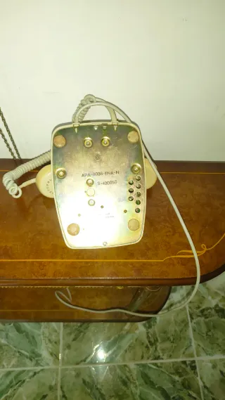 Teléfono antiguo baquelita beige años 60