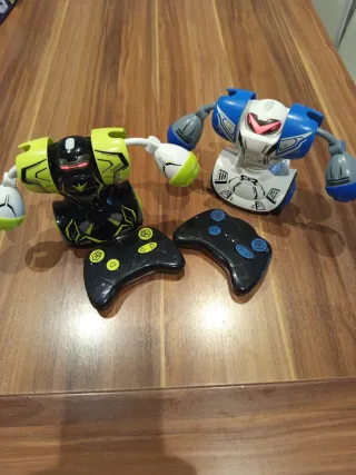 2 Robots de Combate con Mandos