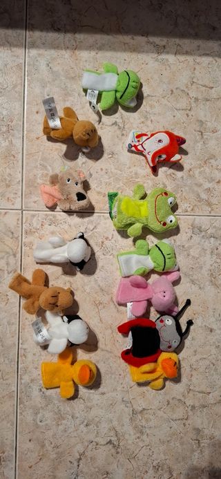 13 Títeres de dedo de peluche