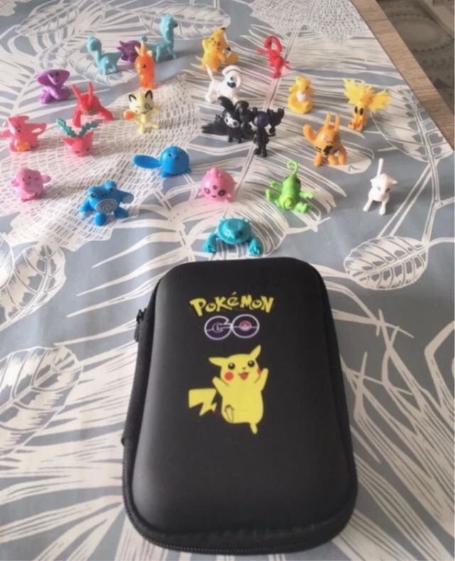 Astuccio Pokémon con figure