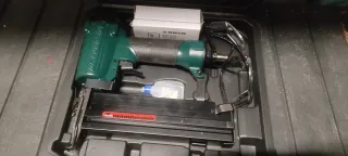 Grapadora clavadora Neumática