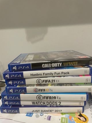 PS4 Pro Negra + 2 Mandos + 8 Juegos