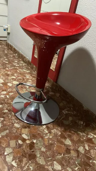 Taburete Alto Rojo y Plateado
