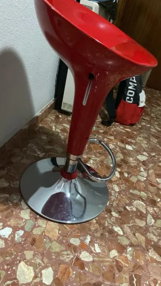 Taburete Alto Rojo y Plateado
