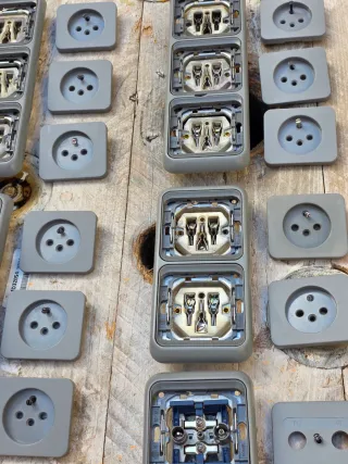 Marcos y mecanismos Simón 75