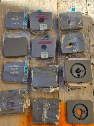 Marcos y mecanismos Simón 75