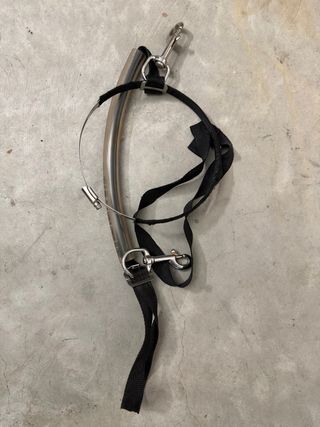 Supporto bombola con moschettone