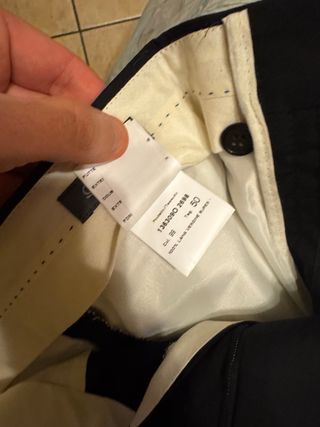 Completo elegante uomo nero