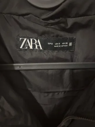 Chaleco acolchado negro Zara