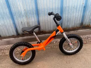 Bici de equilibrio KTM naranja