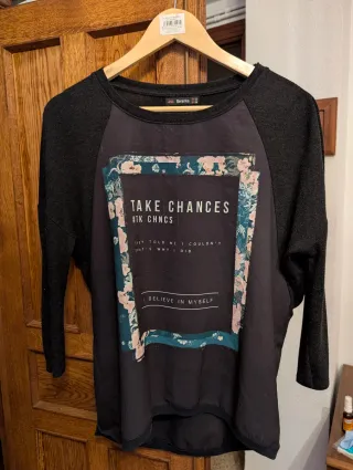 Camiseta Bershka gris manga 3/4