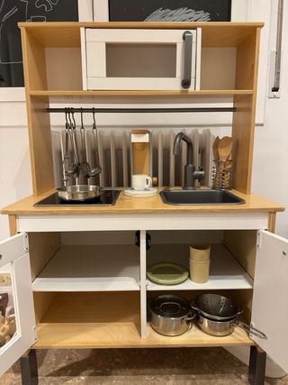 Cocinita Infantil Ikea con accesorios.