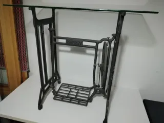Mesa de máquina de coser antigua Venta persona