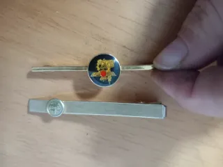 Pasadores de corbata vintage oro y multicolor