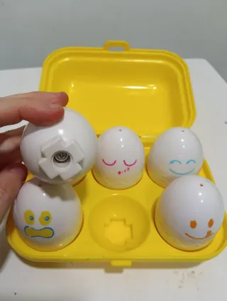 Juego de 6 huevos infantiles con caras