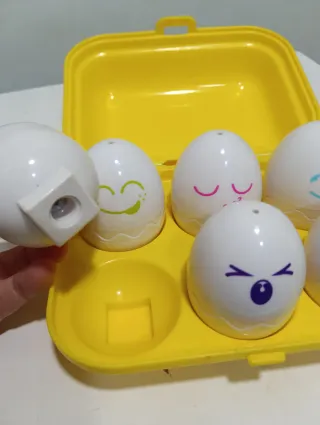 Juego de 6 huevos infantiles con caras
