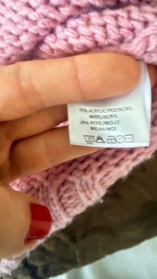 Jersey de lana rosa con estrella y corazón