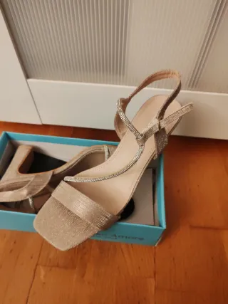 Sandalias Niko Amore doradas/plateadas