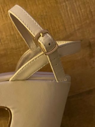 Sandalias plataforma tacón beige talla 38