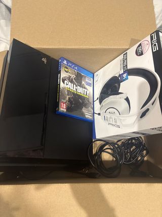 PS4 (PlayStation 4) Negra + Call of Duty