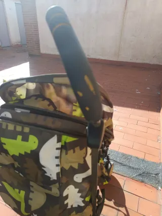 Carrito de paseo Cosatto dinosaurios.