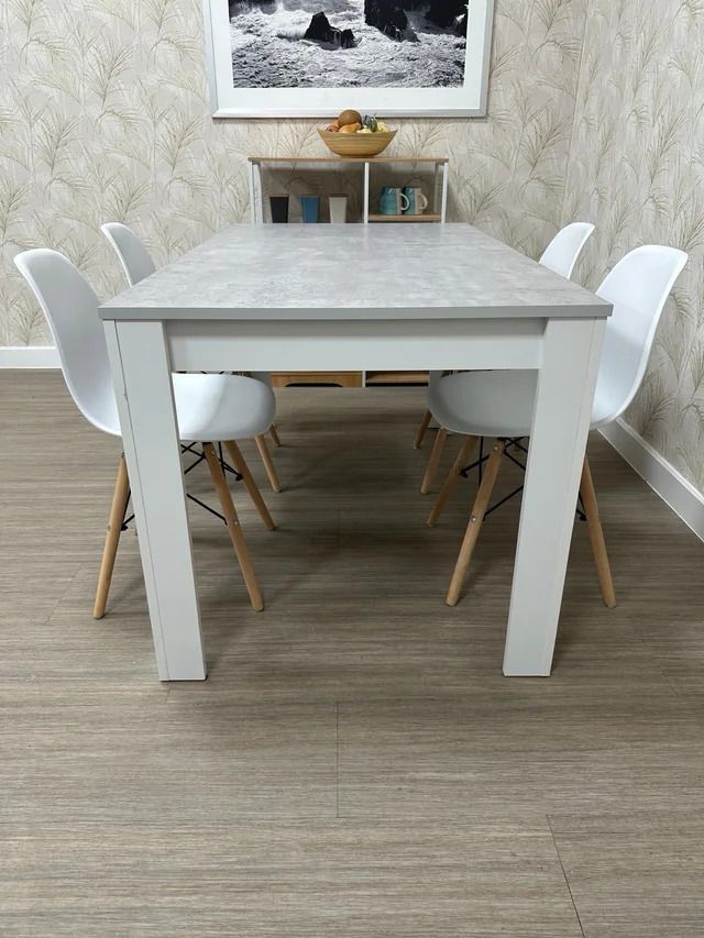 Pack Ahorro Mesa Comedor + 4 Sillas + Mesa Centro