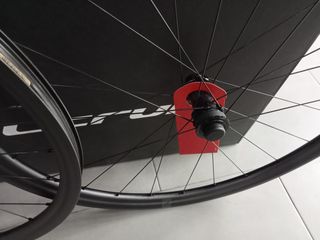 RUEDAS GRAVEL FULCRUM RAPID RED CARBON. A ESTRENAR