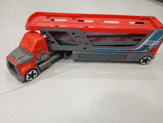 Camión Lanzacoches Hot Wheels Rojo