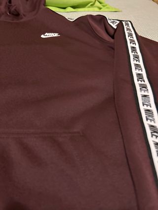 Sudadera Nike Talla M Color Berenjena