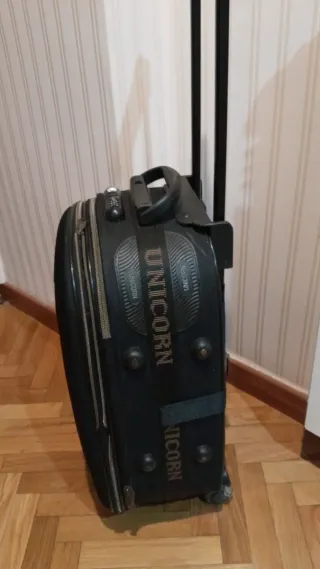 Maleta Unicorn Negra Rígida con Ruedas