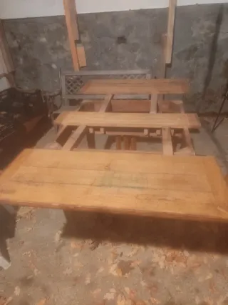 Mesa antigua de madera extensible