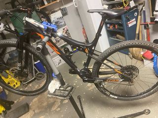 Bicicleta KTM Scarp Elite Carbono 29