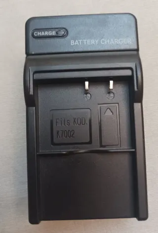 Cargador de batería y 3 Baterías K7002 Li-ion