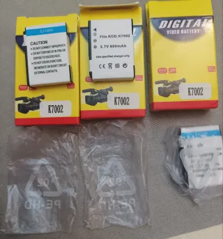 Cargador de batería y 3 Baterías K7002 Li-ion