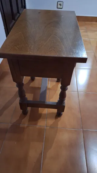 Mesita de noche de madera