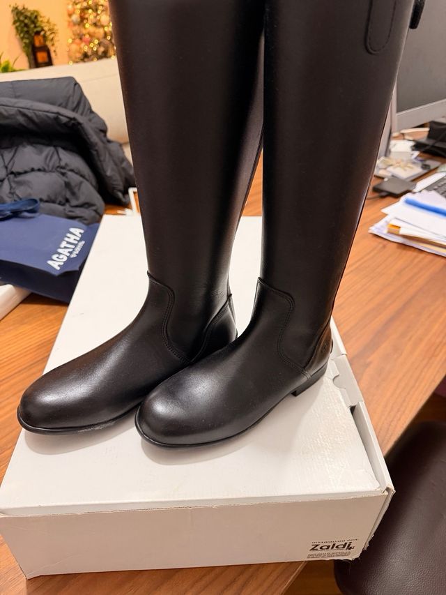 Botas de equitación para niña talla 33.