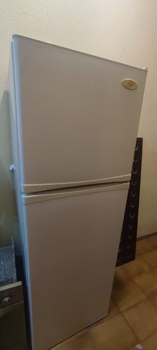 Nevera Edesa con congelador