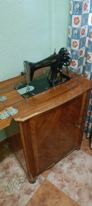 Máquina de coser Alfa