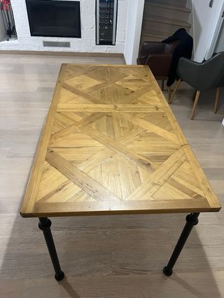 Mesa de comedor madera y metal