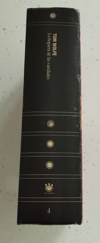 LA HOGUERA DE LAS VANIDADES, COMO NUEVA