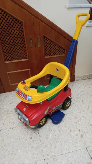 Carrellino e deambulatore per bambini